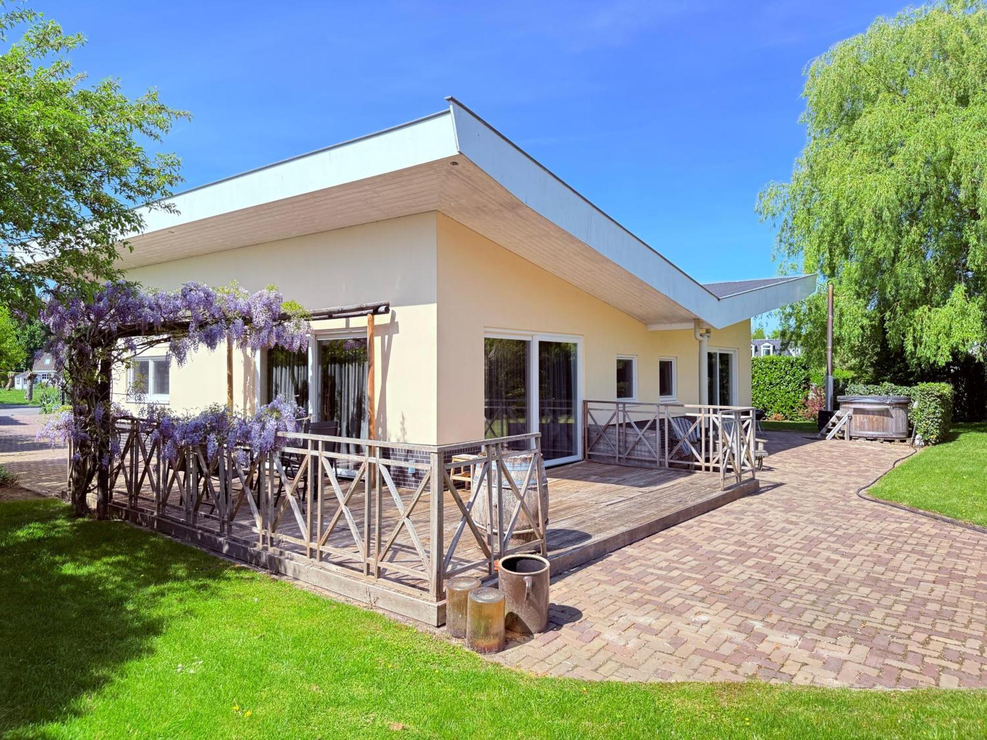 Spacious Comfort Villa Vera With Hottub Зеволде Экстерьер фото